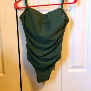 C 38: Kona Sol Green swimsuit size Medium